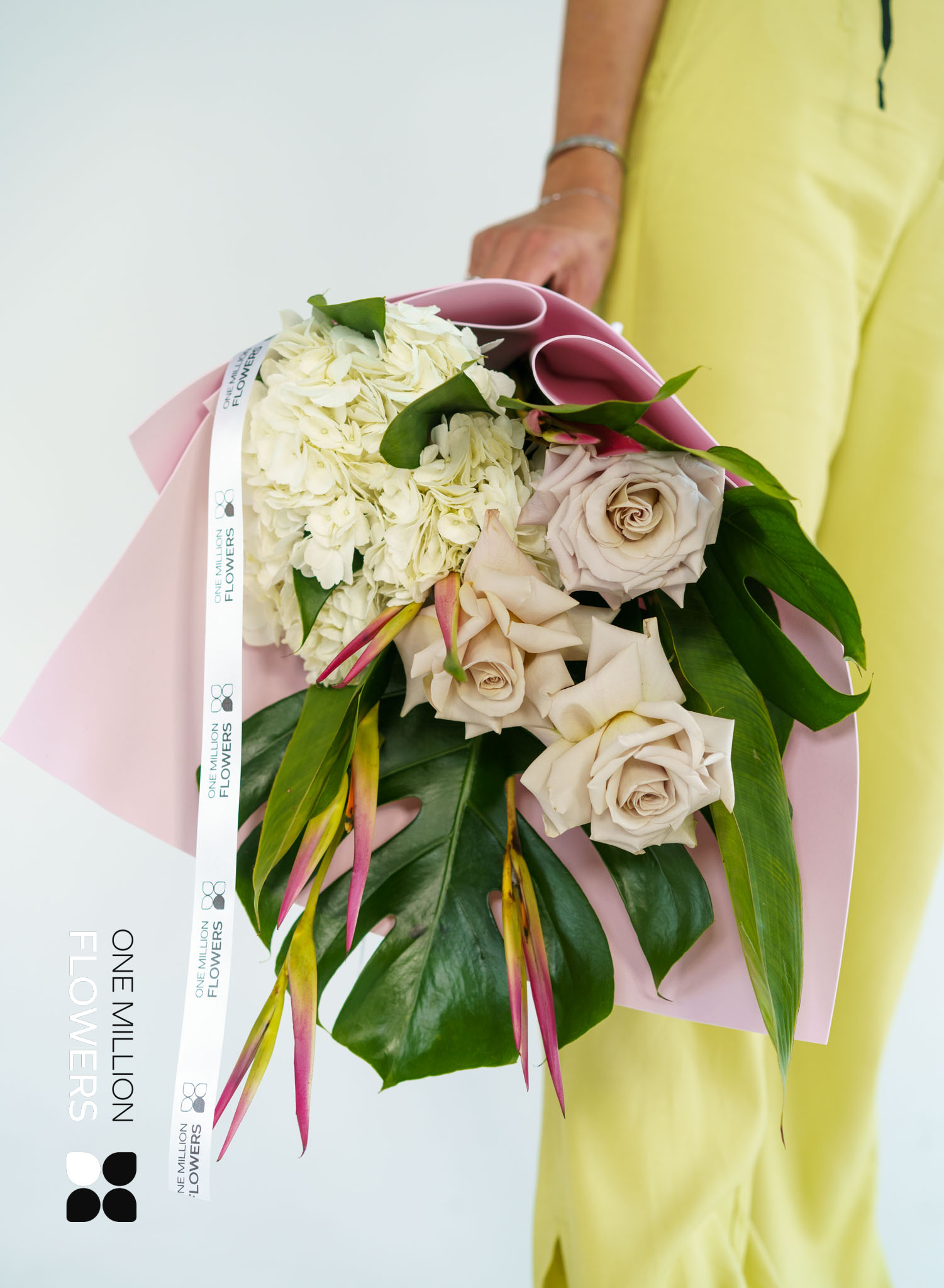 Букет "Монстерра Х Стер"