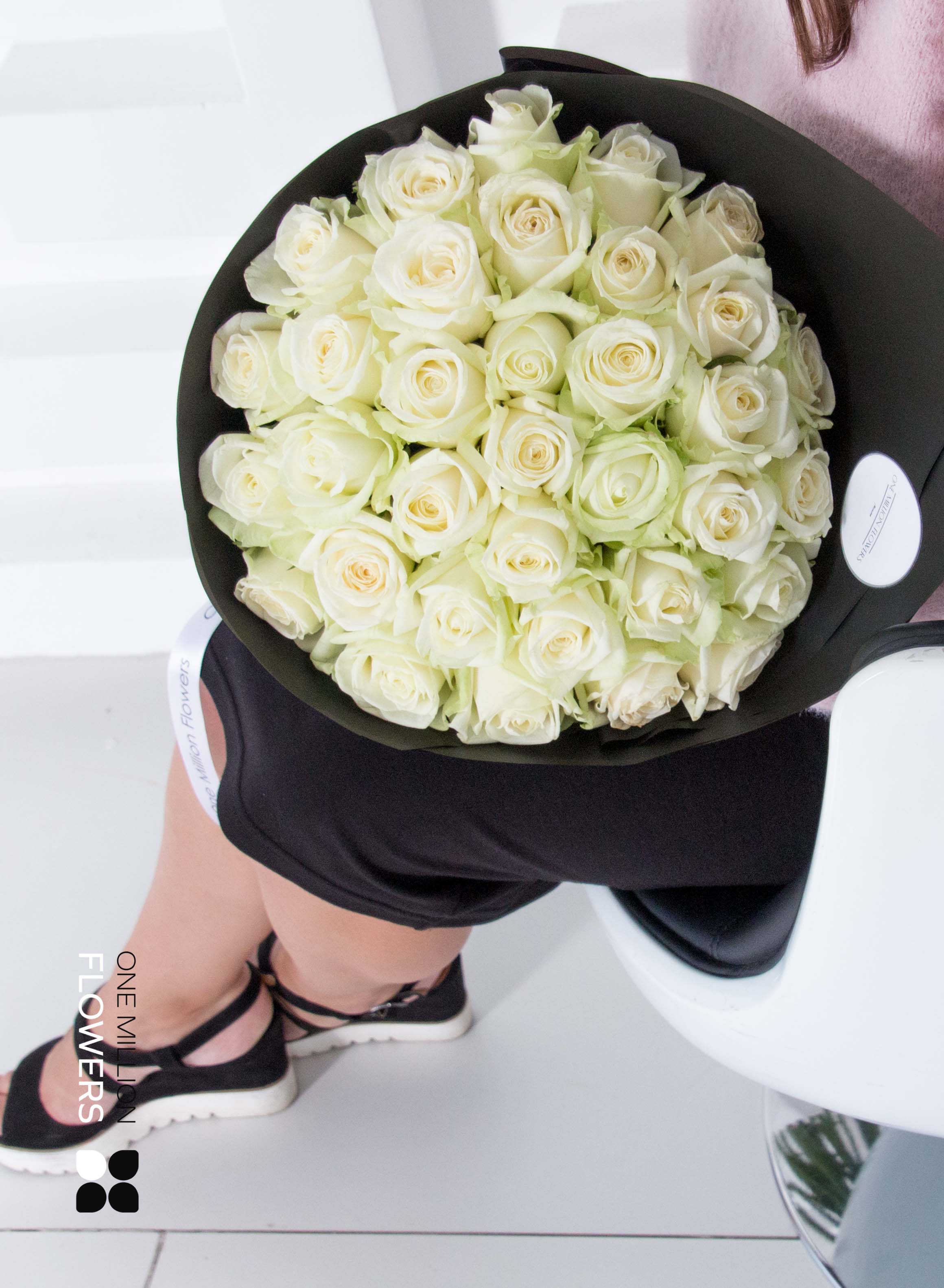 Букет из 35 "Аваланш" Black - Розы 40 см.