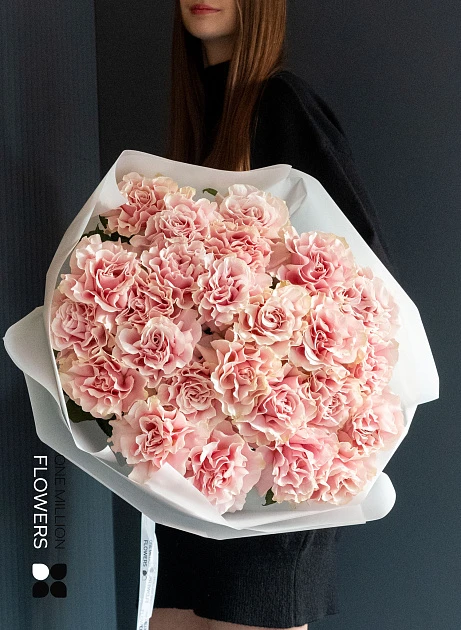 Букет из 25 французских роз "Пинк Мондиаль" Эквадор